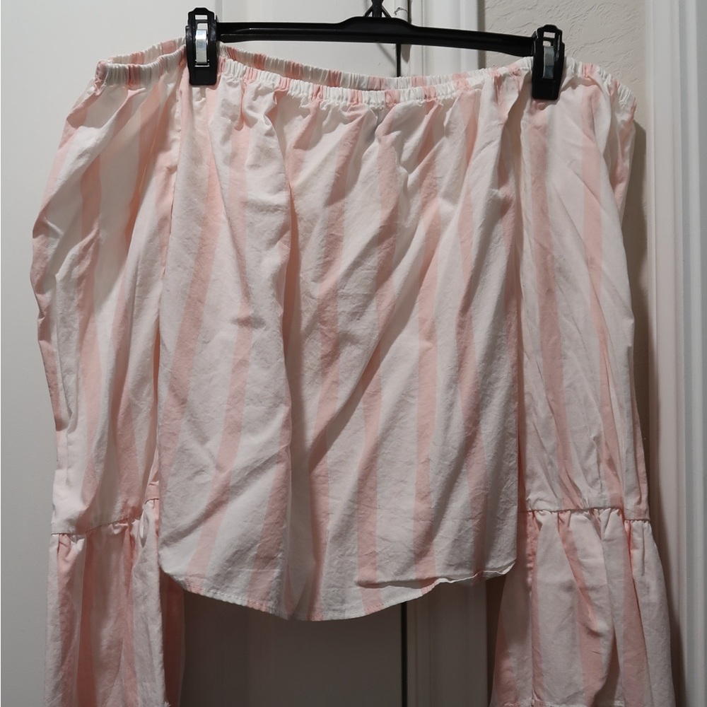 Off the shoulder pink and white